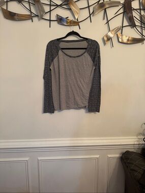 Heather Gray Raglan Long-Sleeve Women's Top